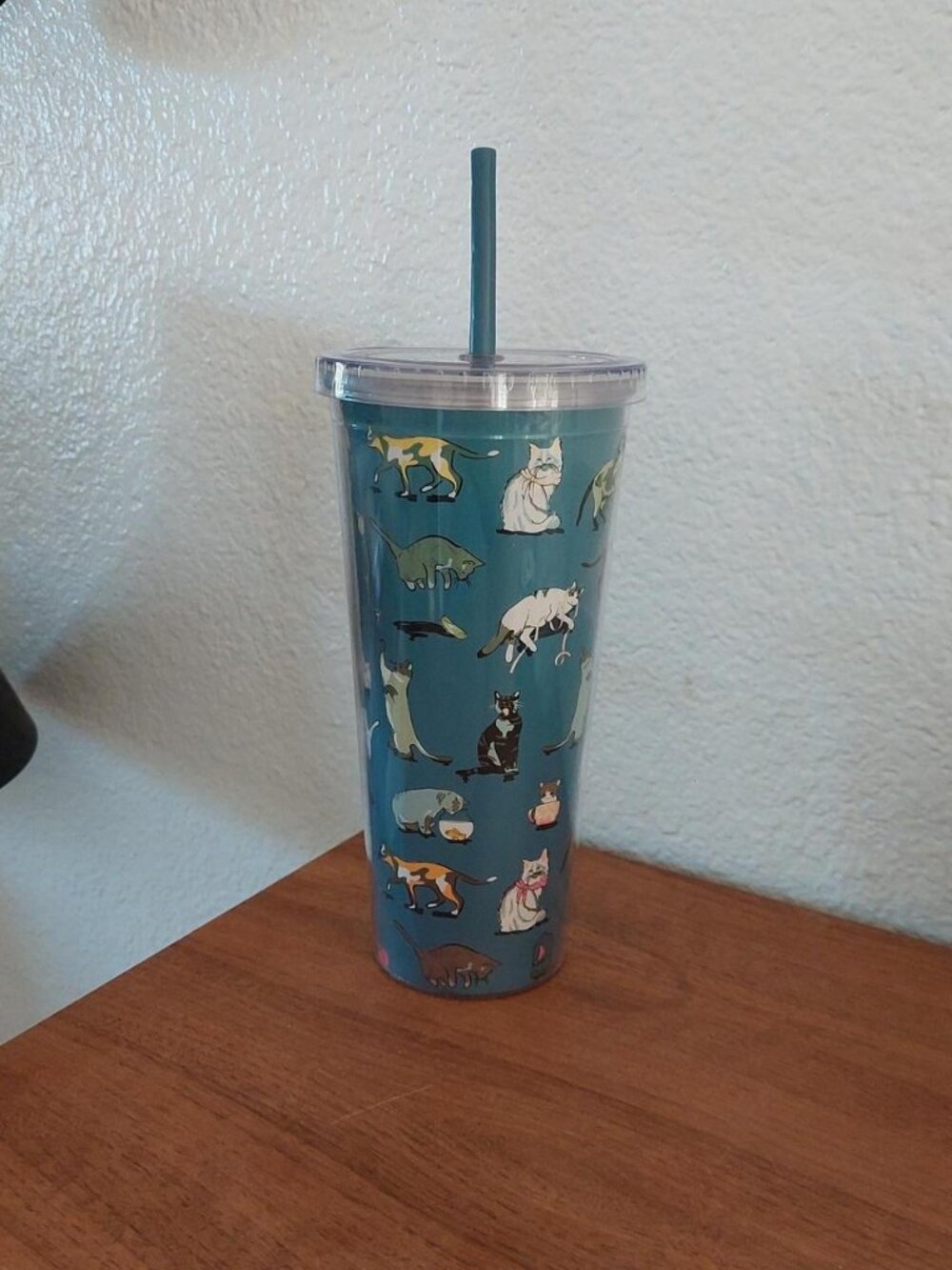 Vera Bradley Cat's Meow Acrylic Travel Tumbler 24oz with Straw Blue Allover Cat